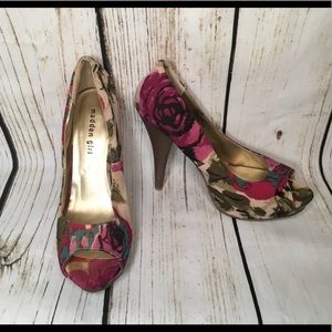 Madden Girl Size 9.5 Floral High Heels